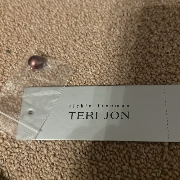 TERI JON BEADED APPLIQUÉ GOWN: NEW WITH TAG - Picture 8 of 10